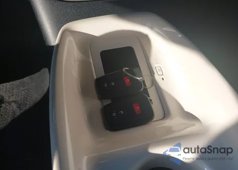 2017 Toyota Prius Three из США, поврежденный, VIN JTDKARFU2H3033435